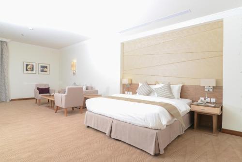 Imagen de la habitación del Hotel Golden Tulip Dammam Corniche. Foto 6