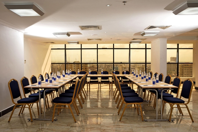 Imagen de los interiores del Hotel Golden Tulip Dar Es Salaam City Center. Foto 13
