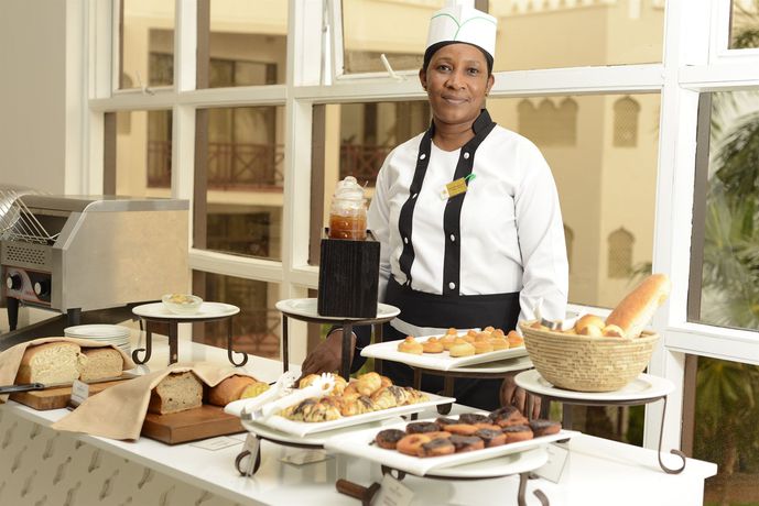 Imagen del bar/restaurante del Hotel Golden Tulip Dar Es Salaam. Foto 5