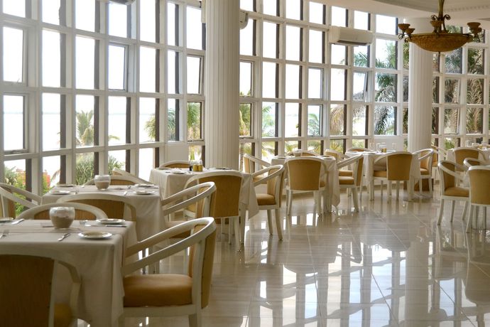 Imagen del bar/restaurante del Hotel Golden Tulip Dar Es Salaam. Foto 6