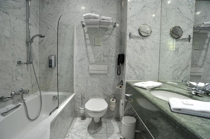 Imagen de la habitación del Hotel Golden Tulip De' Medici. Foto 7