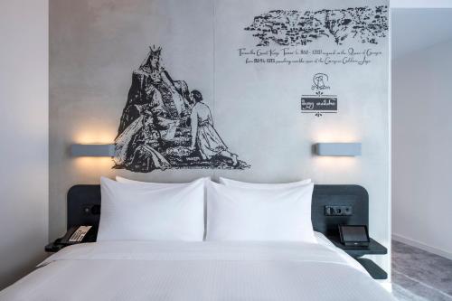 Imagen general del Hotel Golden Tulip Design Tbilisi. Foto 14