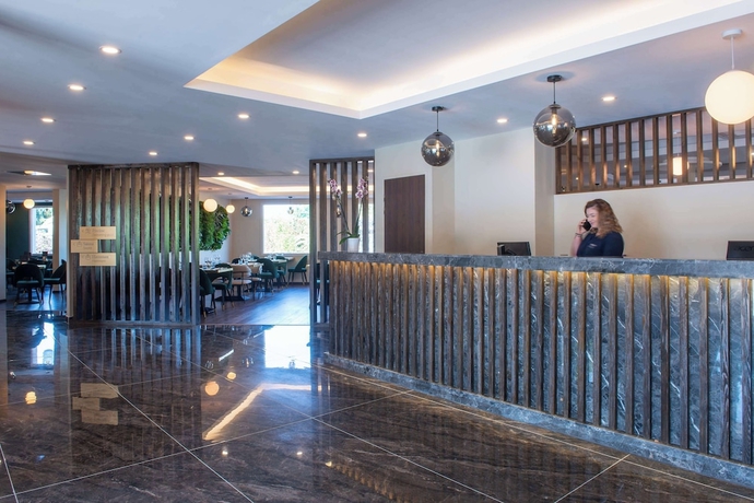 Imagen de los interiores del Hotel Golden Tulip Dieppe. Foto 19