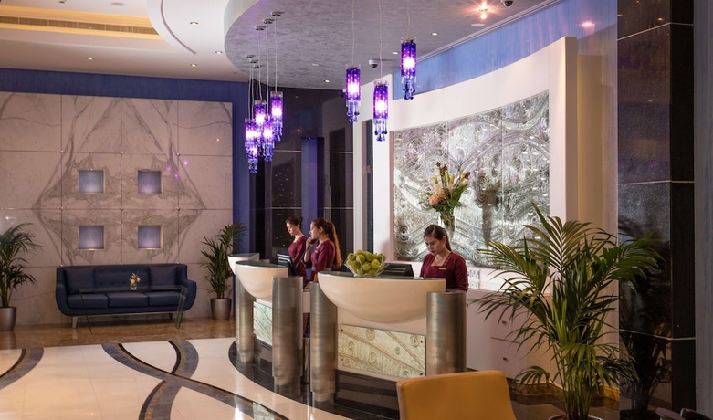 Imagen de los interiores del Hotel Golden Tulip Downtown Abu Dhabi. Foto 12