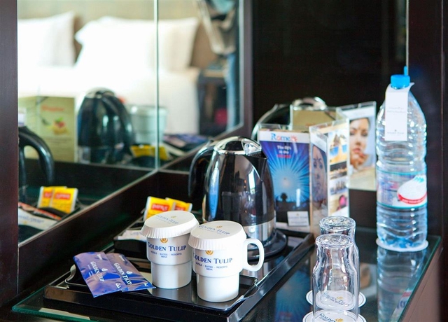 Imagen de la habitación del Hotel Golden Tulip El Mechtel. Foto 8