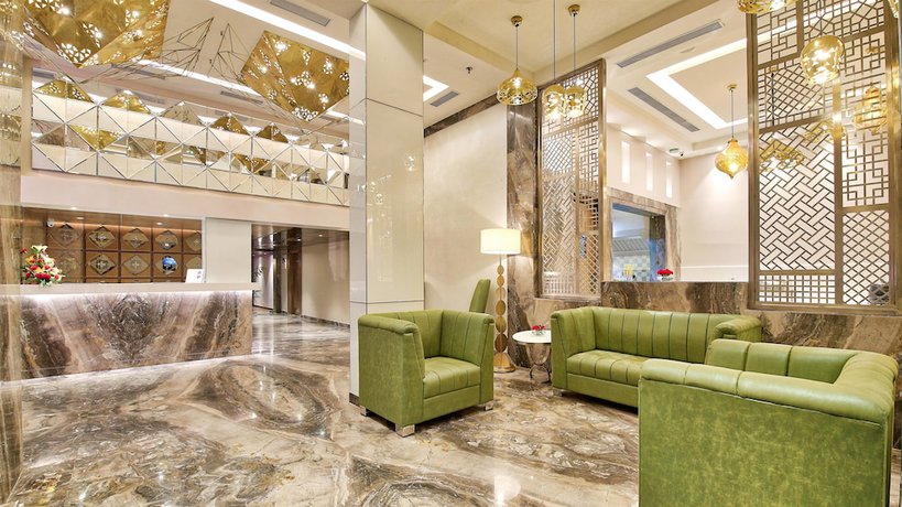 Imagen de los interiores del Hotel Golden Tulip Essential Jaipur. Foto 18