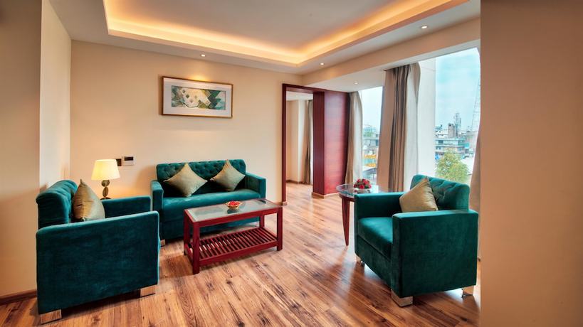 Imagen de la habitación del Hotel Golden Tulip Essential Jaipur. Foto 8