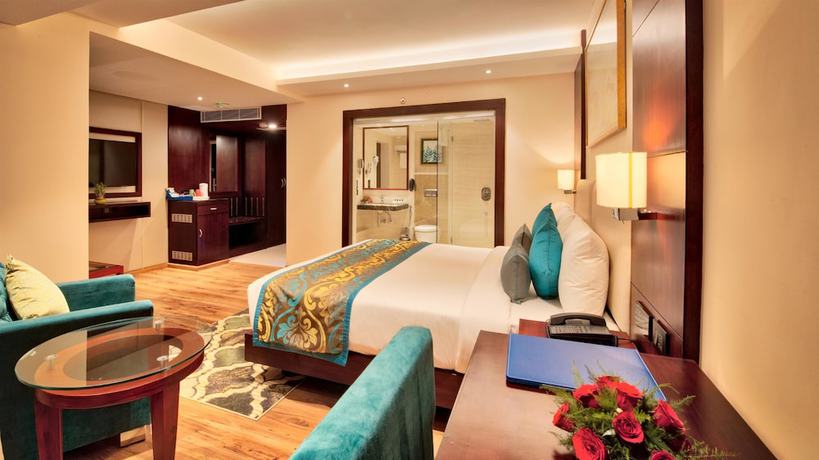 Imagen de la habitación del Hotel Golden Tulip Essential Jaipur. Foto 11