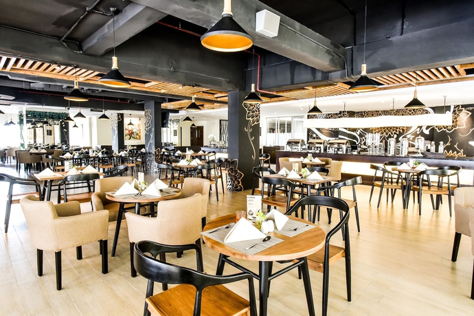 Imagen del bar/restaurante del Hotel Golden Tulip Essential Tangerang. Foto 6
