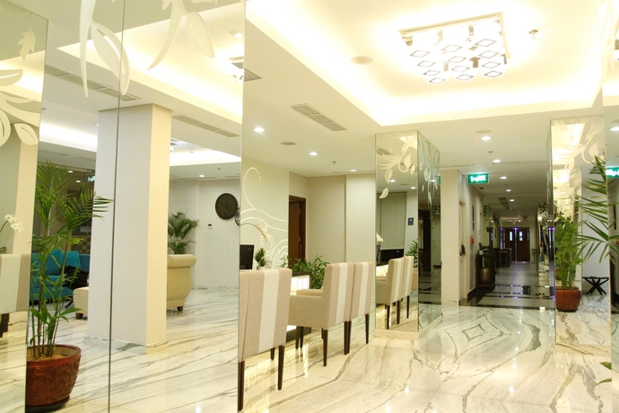 Imagen de los interiores del Hotel Golden Tulip Essential Tangerang. Foto 16