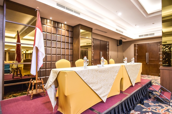 Imagen de los interiores del Hotel Golden Tulip Essential Tangerang. Foto 17