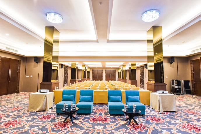 Imagen de los interiores del Hotel Golden Tulip Essential Tangerang. Foto 18