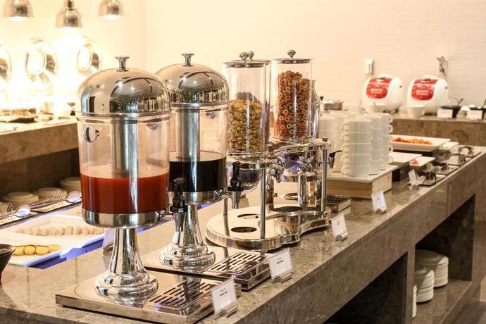 Imagen del bar/restaurante del Hotel Golden Tulip Ever Yongin Hotel. Foto 2