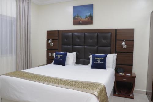 Imagen de la habitación del Hotel Golden Tulip- Evergreen Port Harcourt. Foto 16
