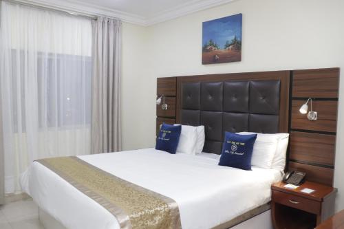 Imagen general del Hotel Golden Tulip- Evergreen Port Harcourt. Foto 8