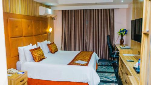 Imagen general del Hotel Golden Tulip- Evergreen Port Harcourt. Foto 10