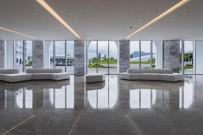 Imagen de los interiores del Hotel Golden Tulip FAB. Foto 14