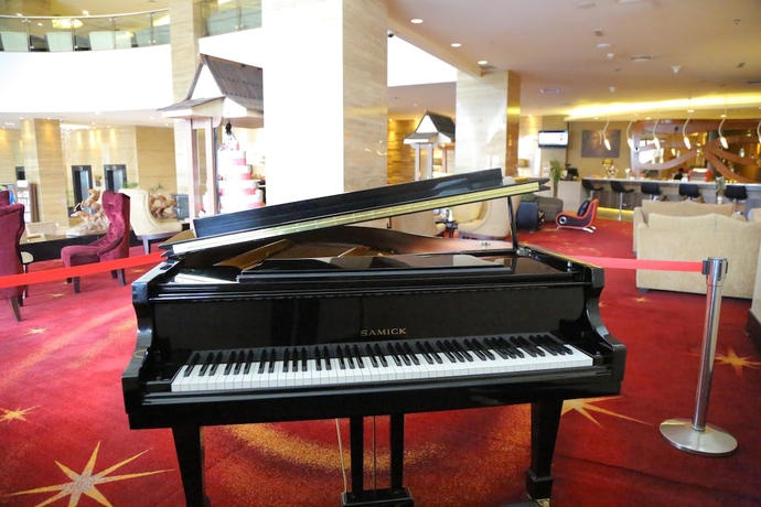 Imagen de los interiores del Hotel Golden Tulip Galaxy. Foto 18