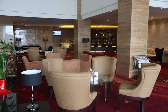 Imagen del bar/restaurante del Hotel Golden Tulip Galaxy. Foto 2