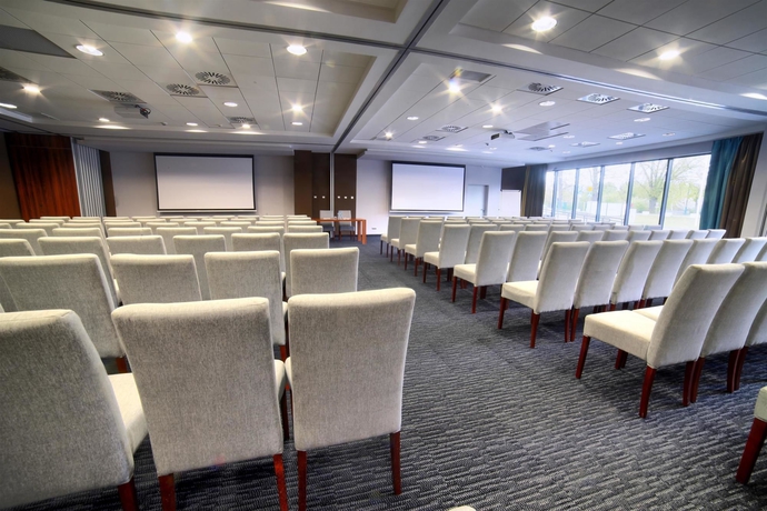 Imagen de los interiores del Hotel Golden Tulip Gdańsk Residence. Foto 4