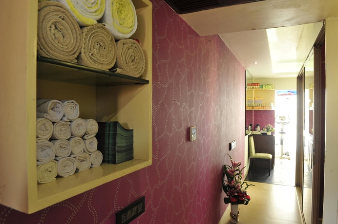 Imagen de la piscina del Hotel Golden Tulip Goa Candolim. Foto 15