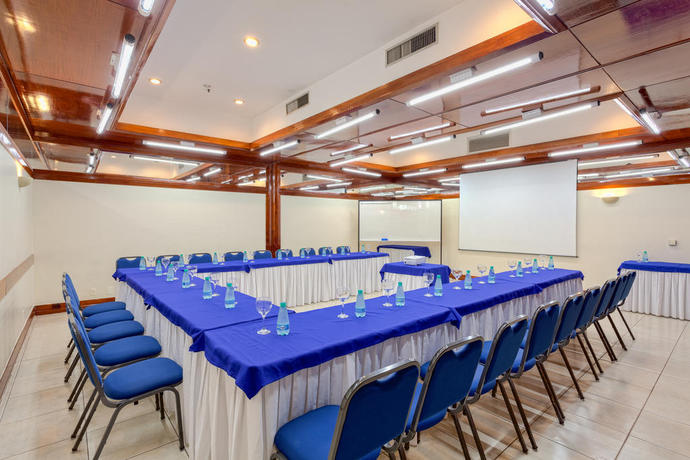 Imagen de los interiores del Hotel Golden Tulip Goiania Address. Foto 9