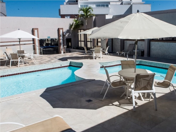 Imagen de la piscina del Hotel Golden Tulip Goiania Address. Foto 12