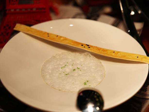 Imagen del bar/restaurante del Hotel Golden Tulip Guiyang. Foto 3