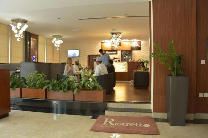 Imagen de los interiores del Hotel Golden Tulip Headington Ruwi. Foto 15