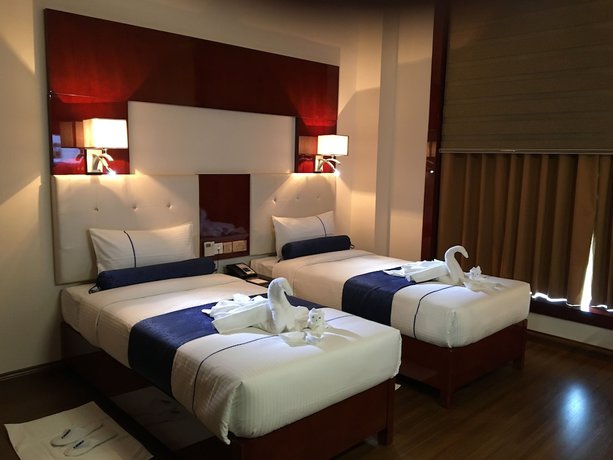 Imagen de la habitación del Hotel Golden Tulip Headington Ruwi. Foto 10