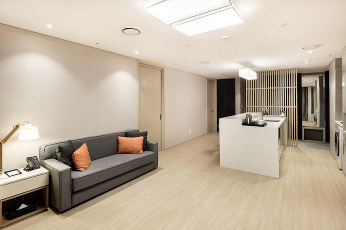 Imagen de la habitación del Hotel Golden Tulip Incheon Airport Hotel and Suites. Foto 15