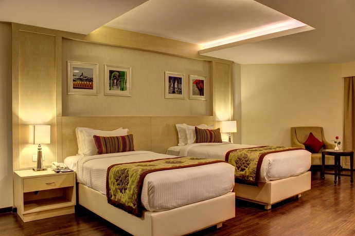 Imagen de la habitación del Hotel Golden Tulip Jaipur. Foto 6