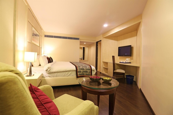 Imagen de la habitación del Hotel Golden Tulip Jaipur. Foto 13