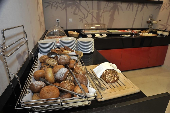 Imagen del bar/restaurante del Hotel Golden Tulip Kassel Reiss. Foto 3