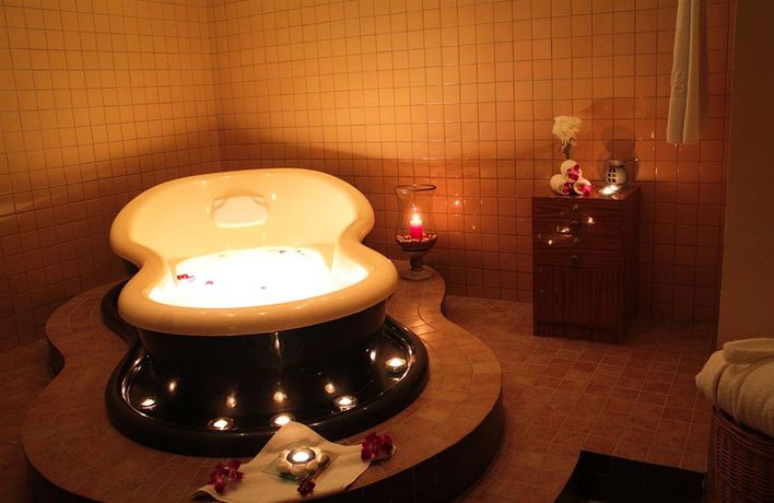 Imagen de la habitación del Hotel Golden Tulip Khatt Springs. Foto 2