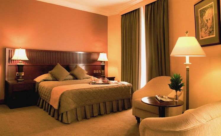 Imagen de la habitación del Hotel Golden Tulip Khatt Springs. Foto 3