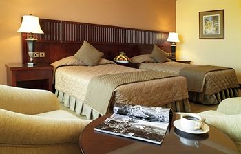 Imagen de la habitación del Hotel Golden Tulip Khatt Springs. Foto 7