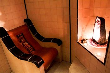 Imagen de la piscina del Hotel Golden Tulip Khatt Springs. Foto 16