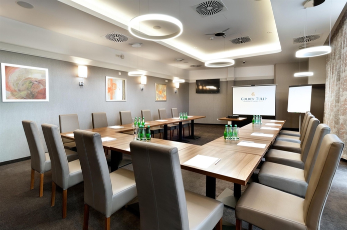 Imagen de los interiores del Hotel Golden Tulip Krakow City Center. Foto 15