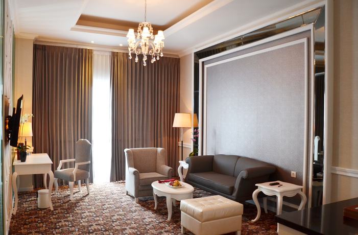 Imagen de la habitación del Hotel Golden Tulip Legacy Surabaya. Foto 7
