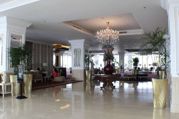 Imagen de los interiores del Hotel Golden Tulip Legacy Surabaya. Foto 19