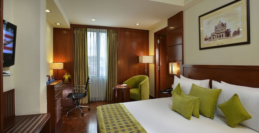 Imagen de la habitación del Hotel Golden Tulip Lucknow. Foto 10