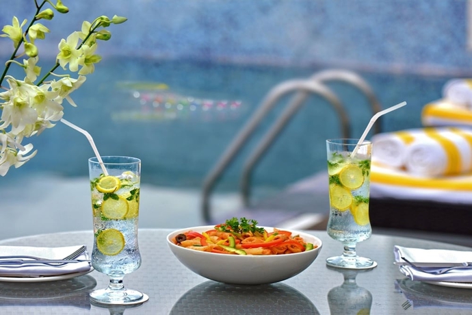 Imagen del bar/restaurante del Hotel Golden Tulip Lucknow. Foto 3