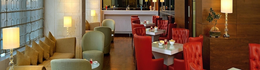 Imagen del bar/restaurante del Hotel Golden Tulip Lucknow. Foto 5