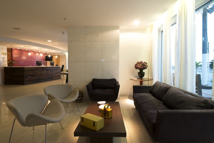 Imagen de los interiores del Hotel Golden Tulip Maca&eacute;. Foto 10