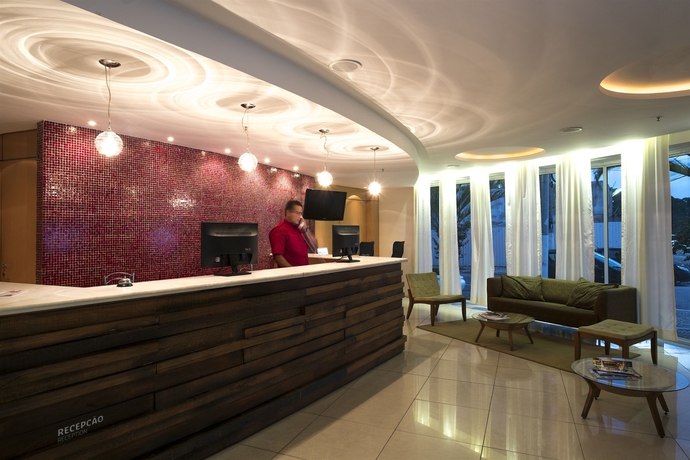 Imagen de los interiores del Hotel Golden Tulip Maca&eacute;. Foto 11