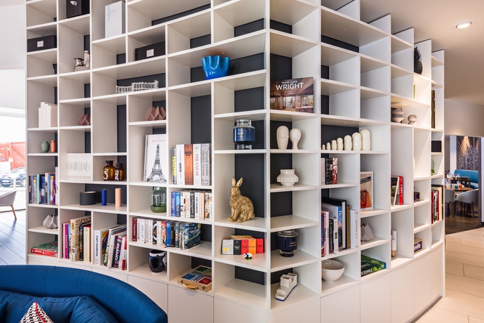 Imagen de los interiores del Hotel Golden Tulip Marseille Euromed. Foto 10