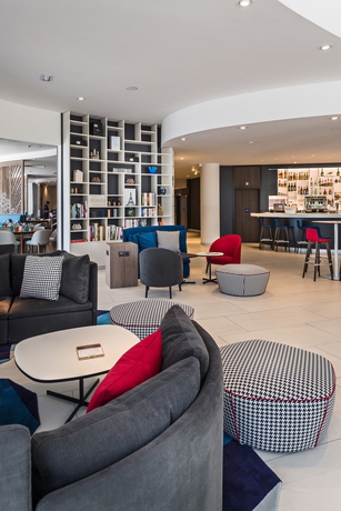 Imagen de los interiores del Hotel Golden Tulip Marseille Euromed. Foto 11