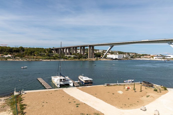 Imagen de la habitación del Hotel Golden Tulip Martigues Provence. Foto 5