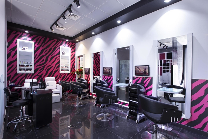 Imagen de la piscina del Hotel Golden Tulip Media. Foto 16